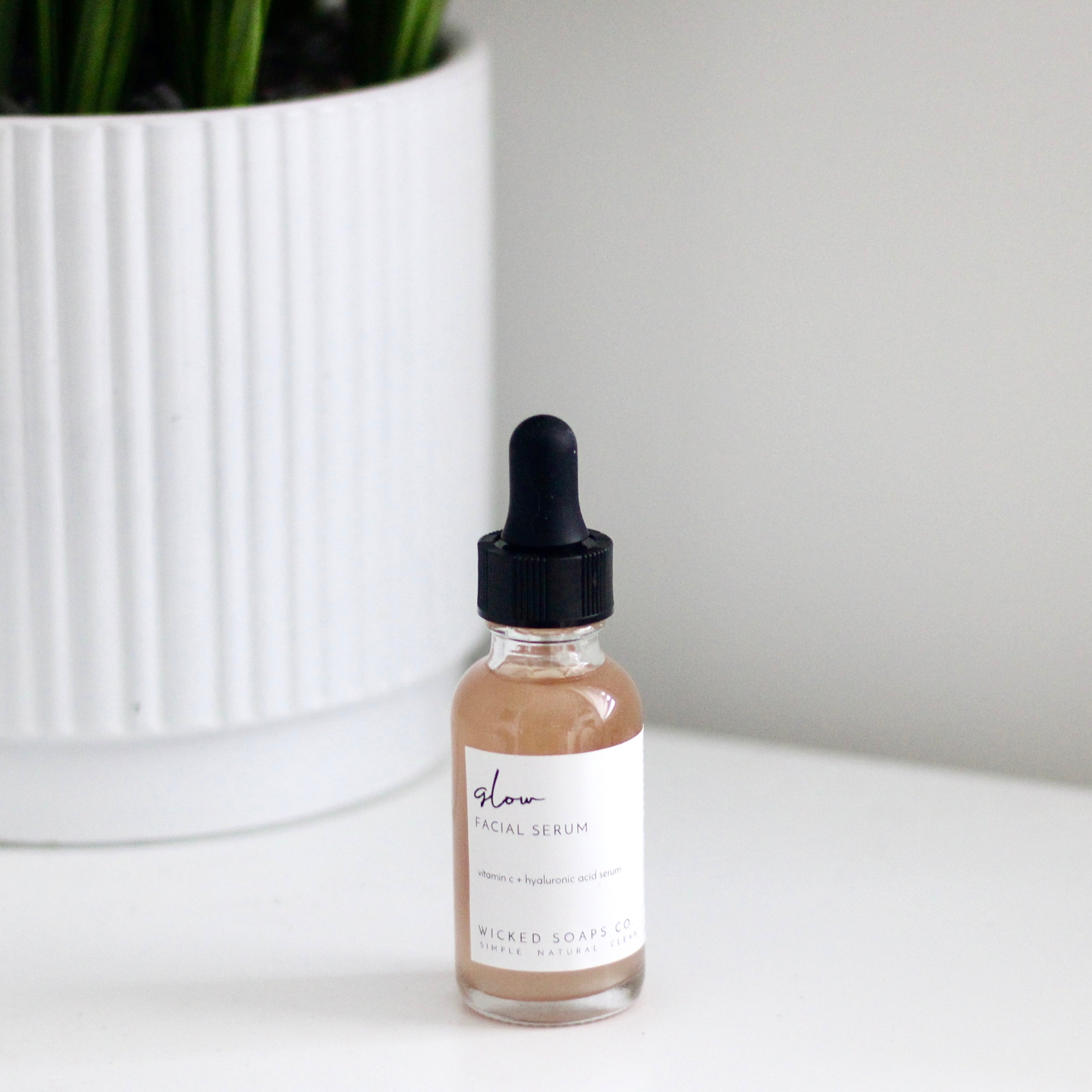 Glow Facial Serum with Vitamin C + Hyaluronic Acid