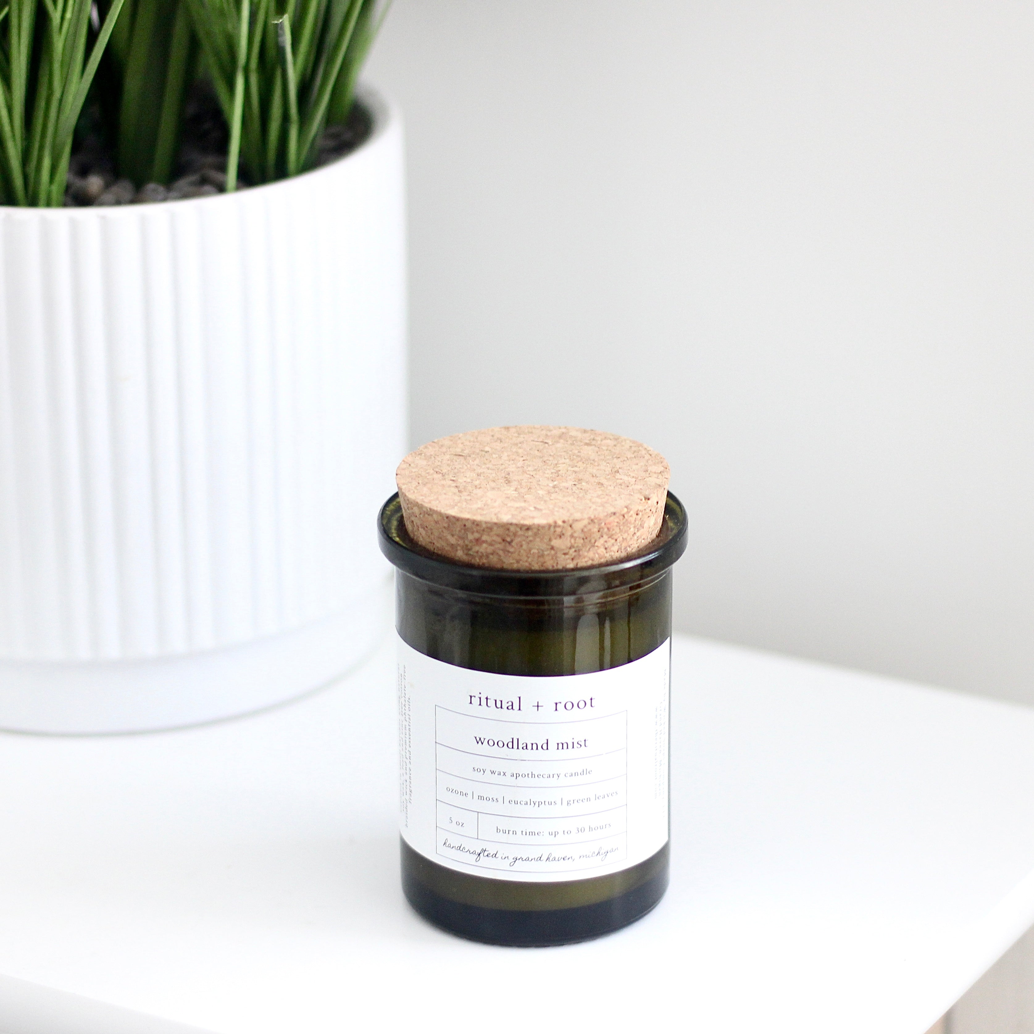 Woodland Mist Round Apothecary Candle